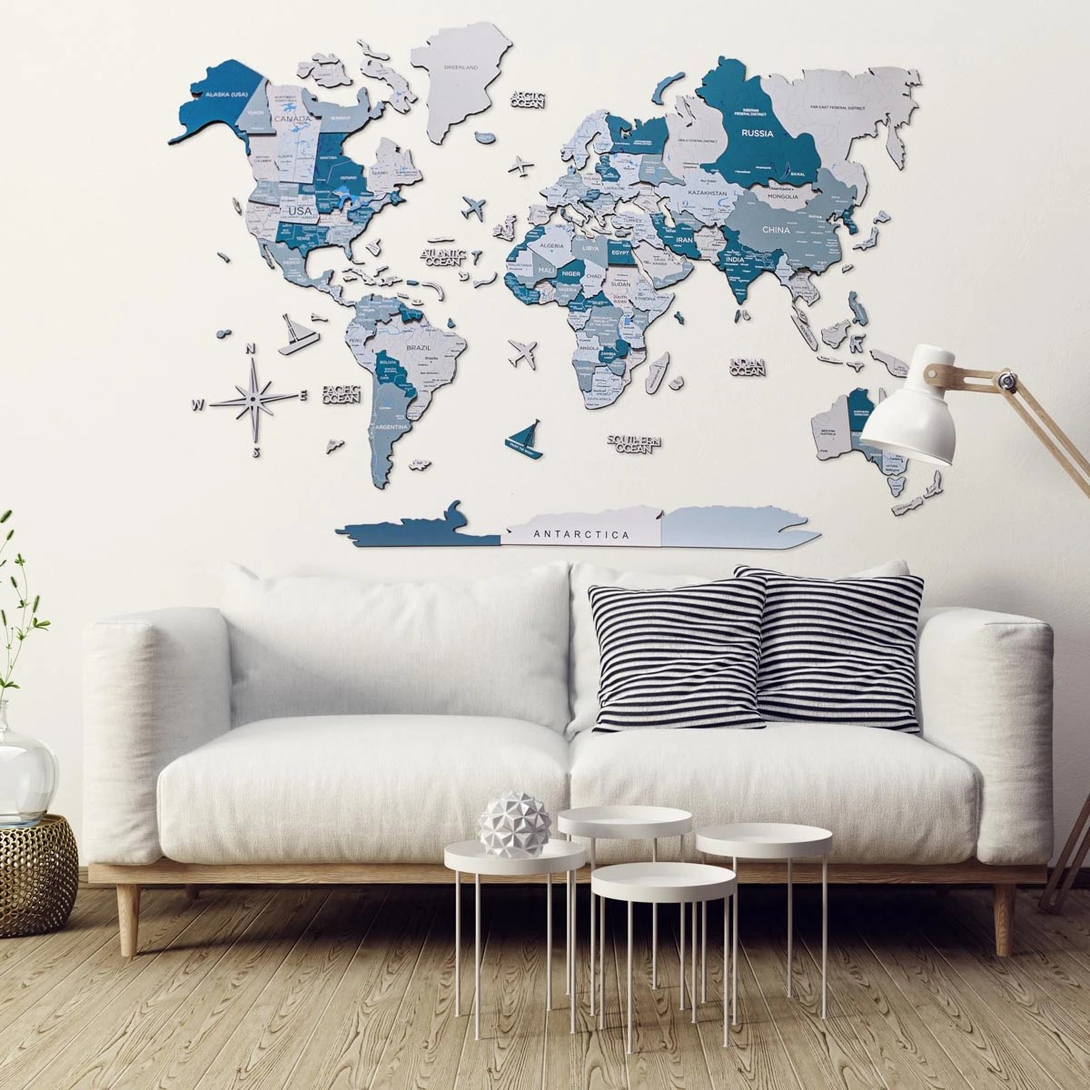 Цветна 3D дървена карта на света в синьо