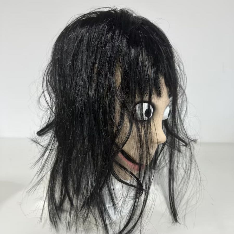 Страшна маска за лице момиче (кукла) Момо
