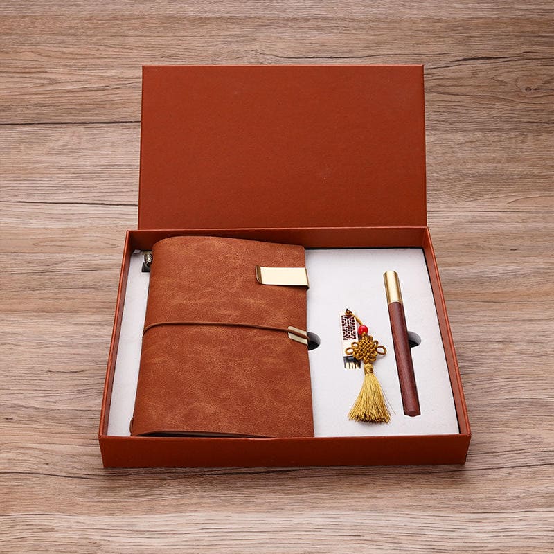 дървена химикалка с подарък комплект бележник