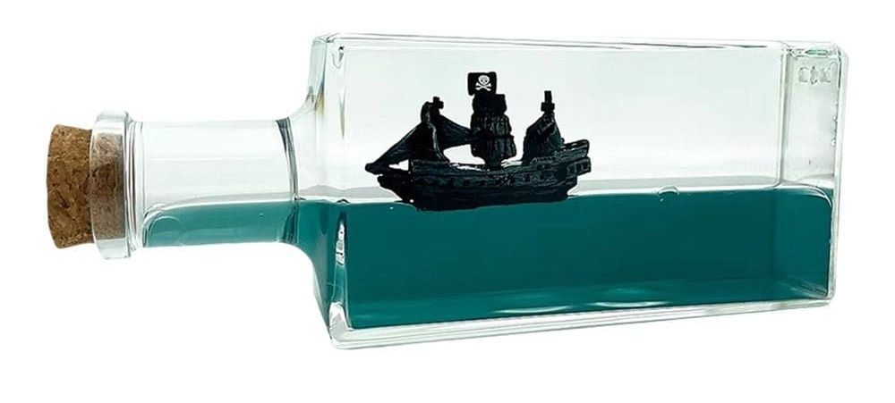 черна перла в бутилка - пиратски кораб