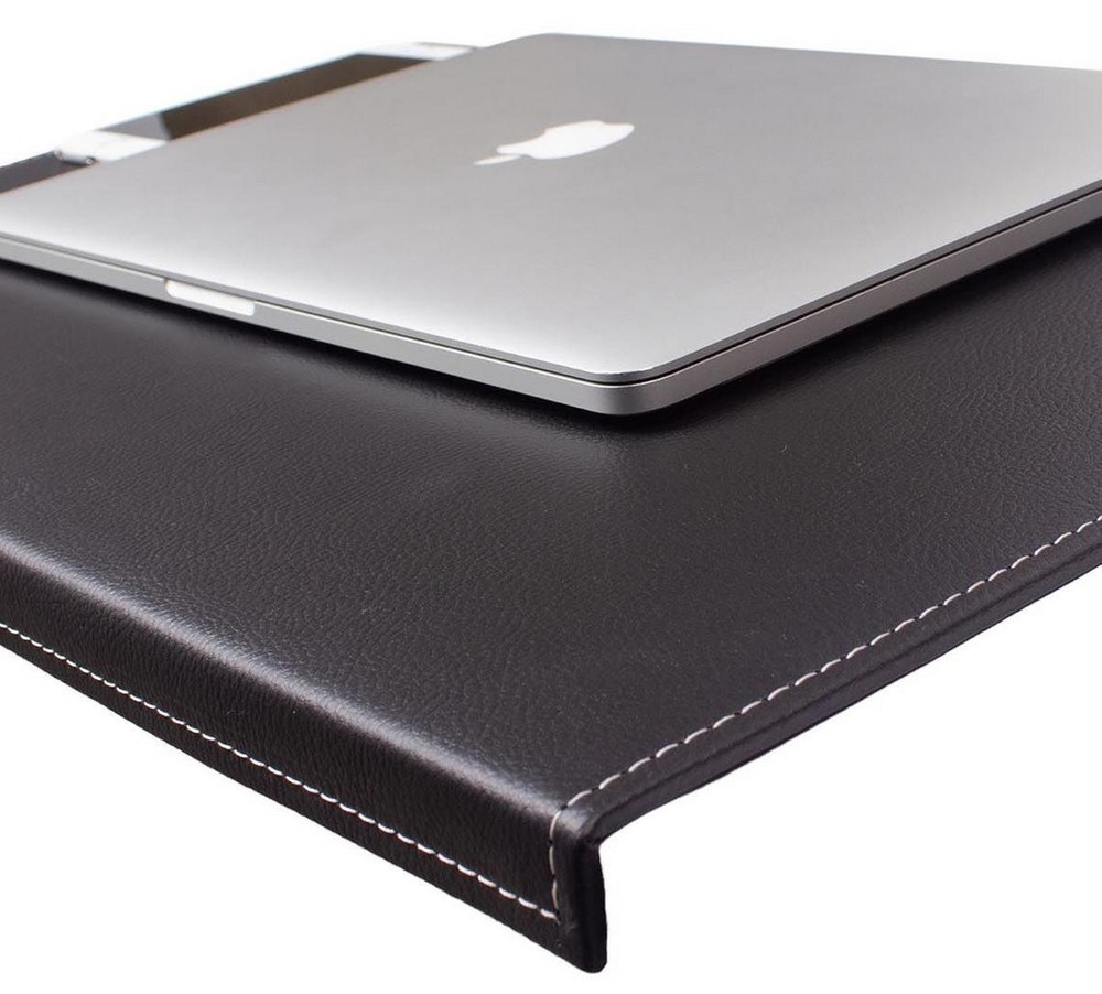 луксозна кожена подложка за лаптоп