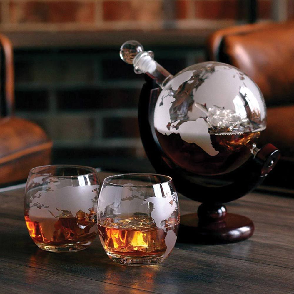 комплект за уиски във формата на глобус