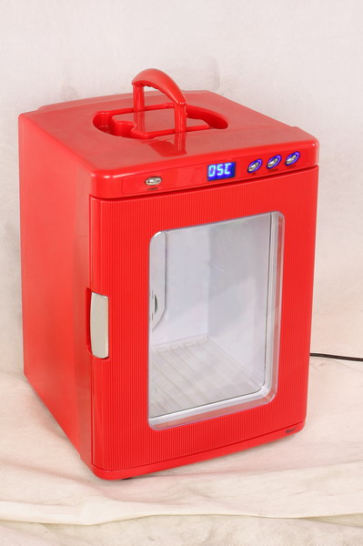червен мини охладител хладилник ретро